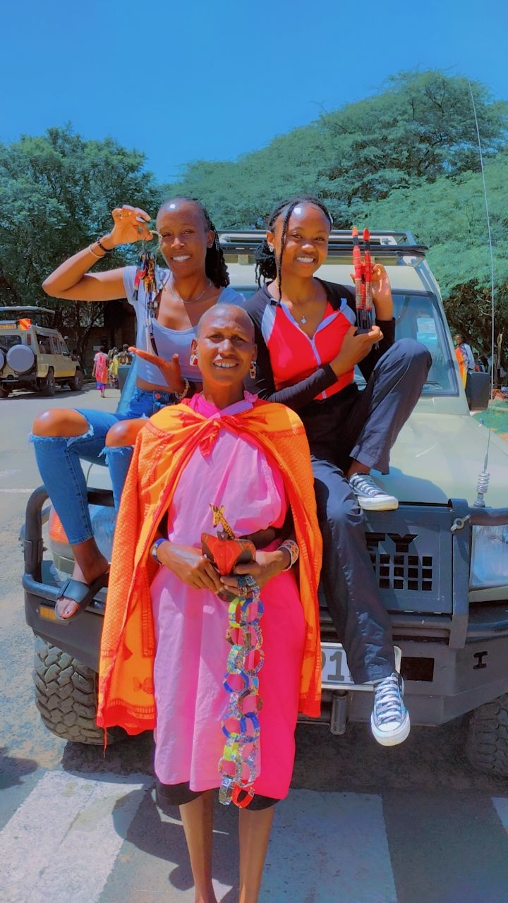 Happy guests on safari - joy1